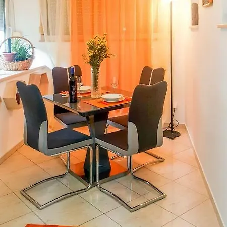 Apartman Pcelica *