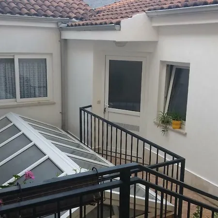 Apartman Pcelica *